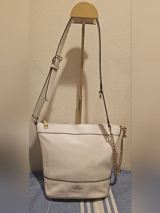Coach Cream Pebbled Leather Shoulder Bag with Gold Chain Accent - Picture 2 of 9